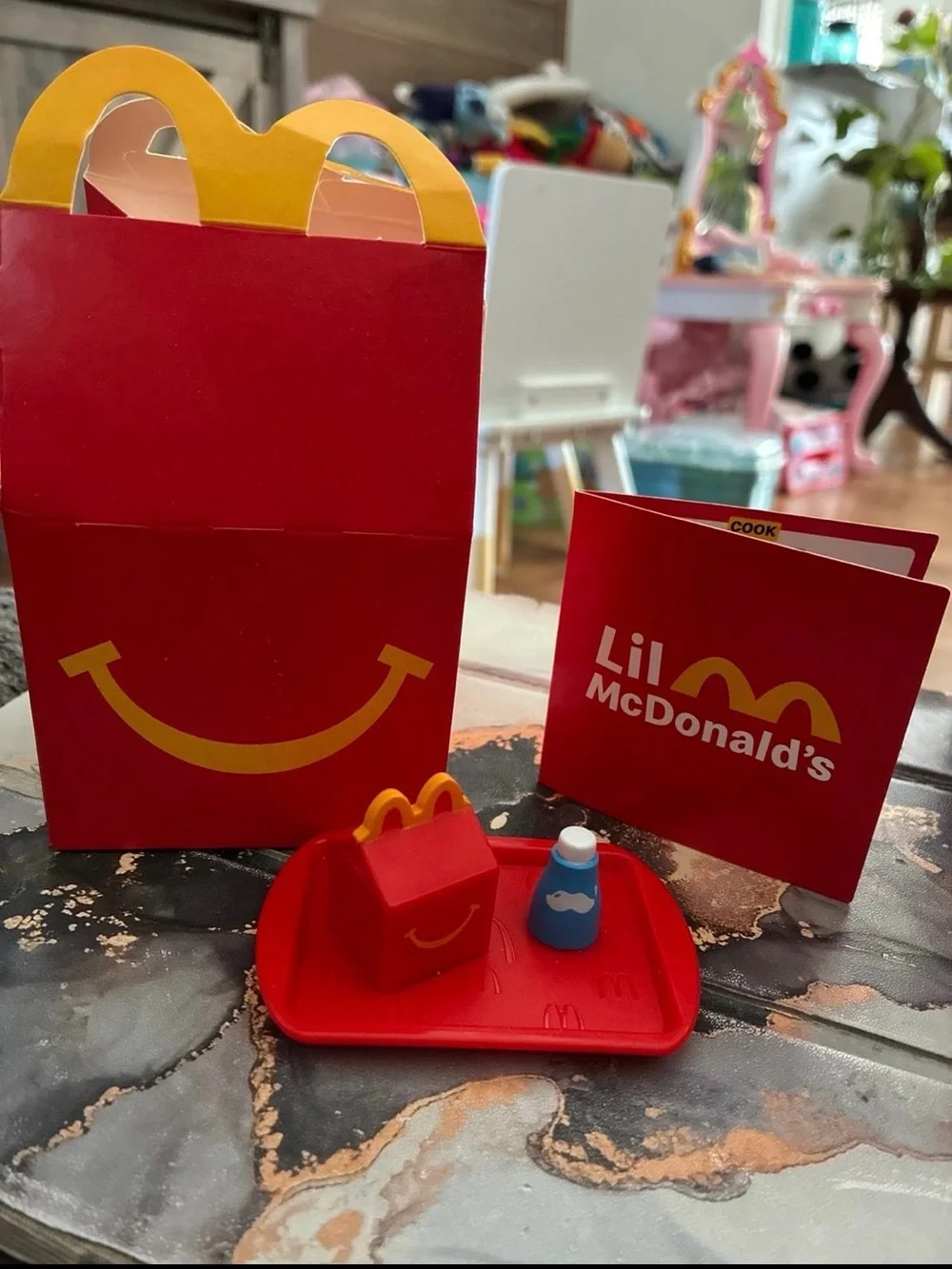 Lil McDonald’s Happy Meal Set w/ Box, Tray, Bag, Drink & Collector Guide